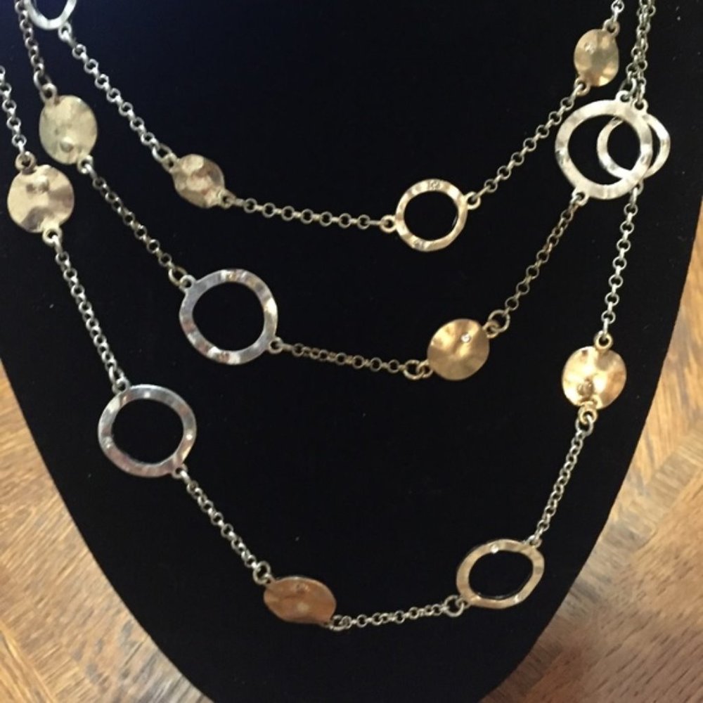 Gold tone and silver tone circle necklace